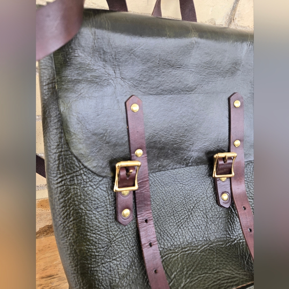 Vintage Leather Backpack - Picture 3 of 12
